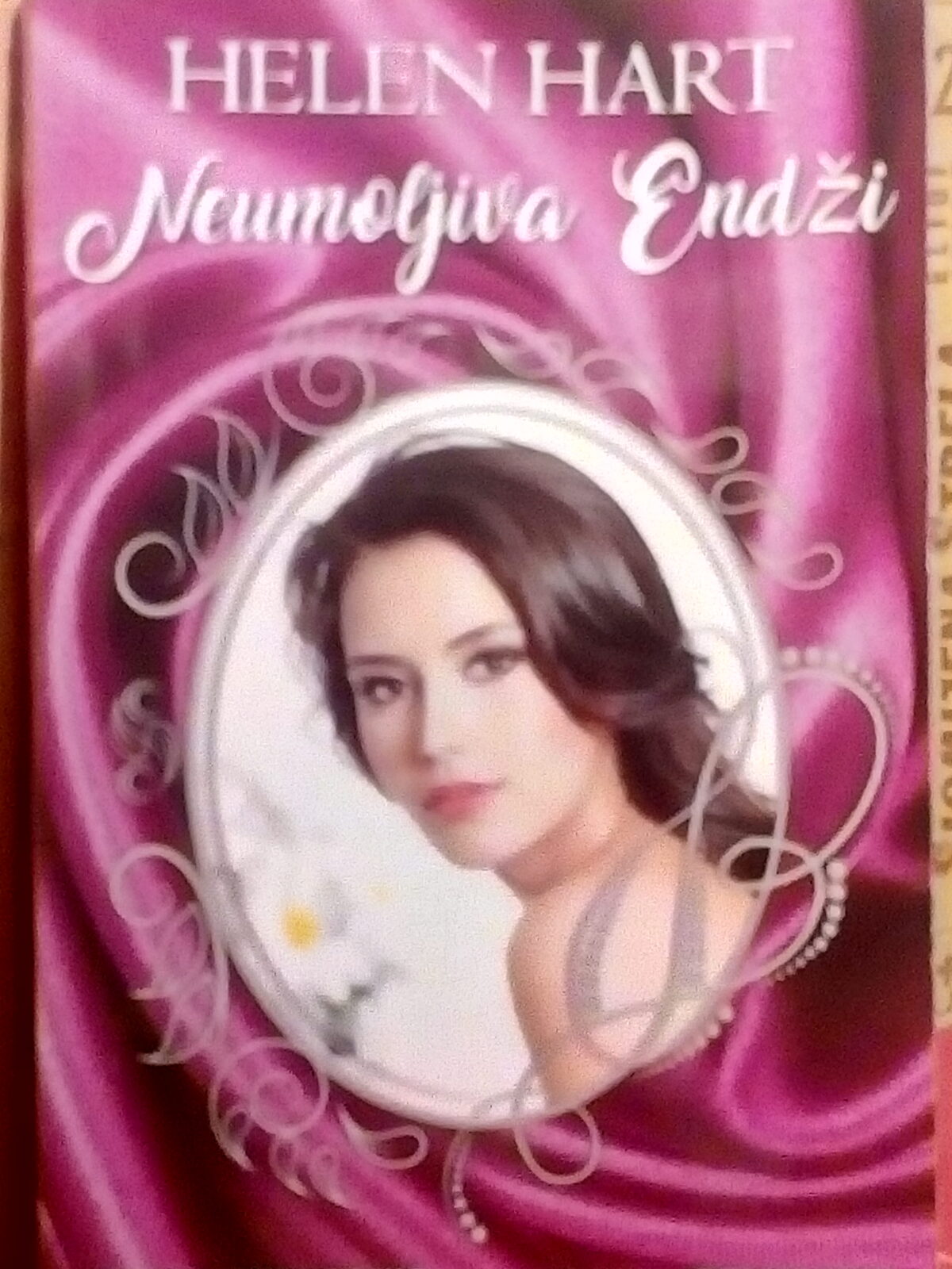 NEUMOLJIVA ENDŽI Helen Hart - Image 1
